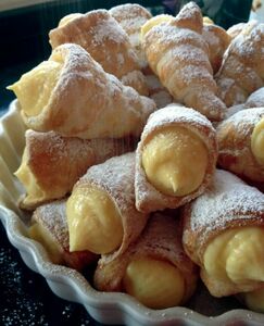 Recetario CANUTILLOS DE HOJALDRE RELLENOS DE MOUSSE DE NARANJA